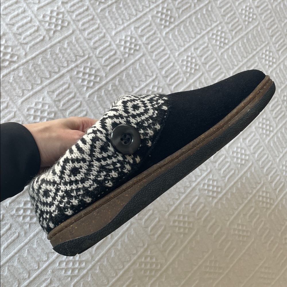 Clarks leather indoor outdoor Women's Black Slippers fleece lined - Picture 10 of 16